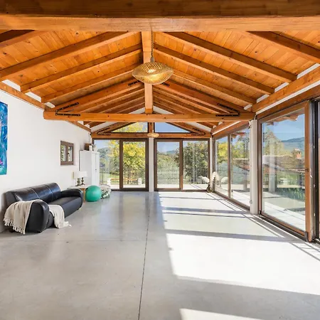 Magical Glavini With Privacy & Stunning Panoramic Views *